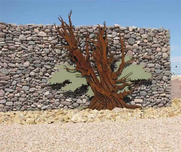 GABION FENCES WITH METAL ART